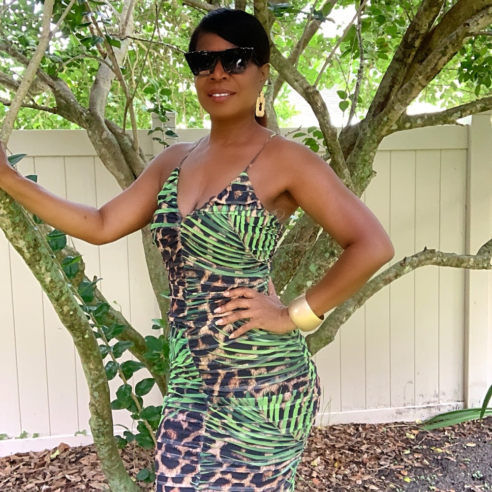 Amarie Printed Ruched Dress - Picture 2 of 3